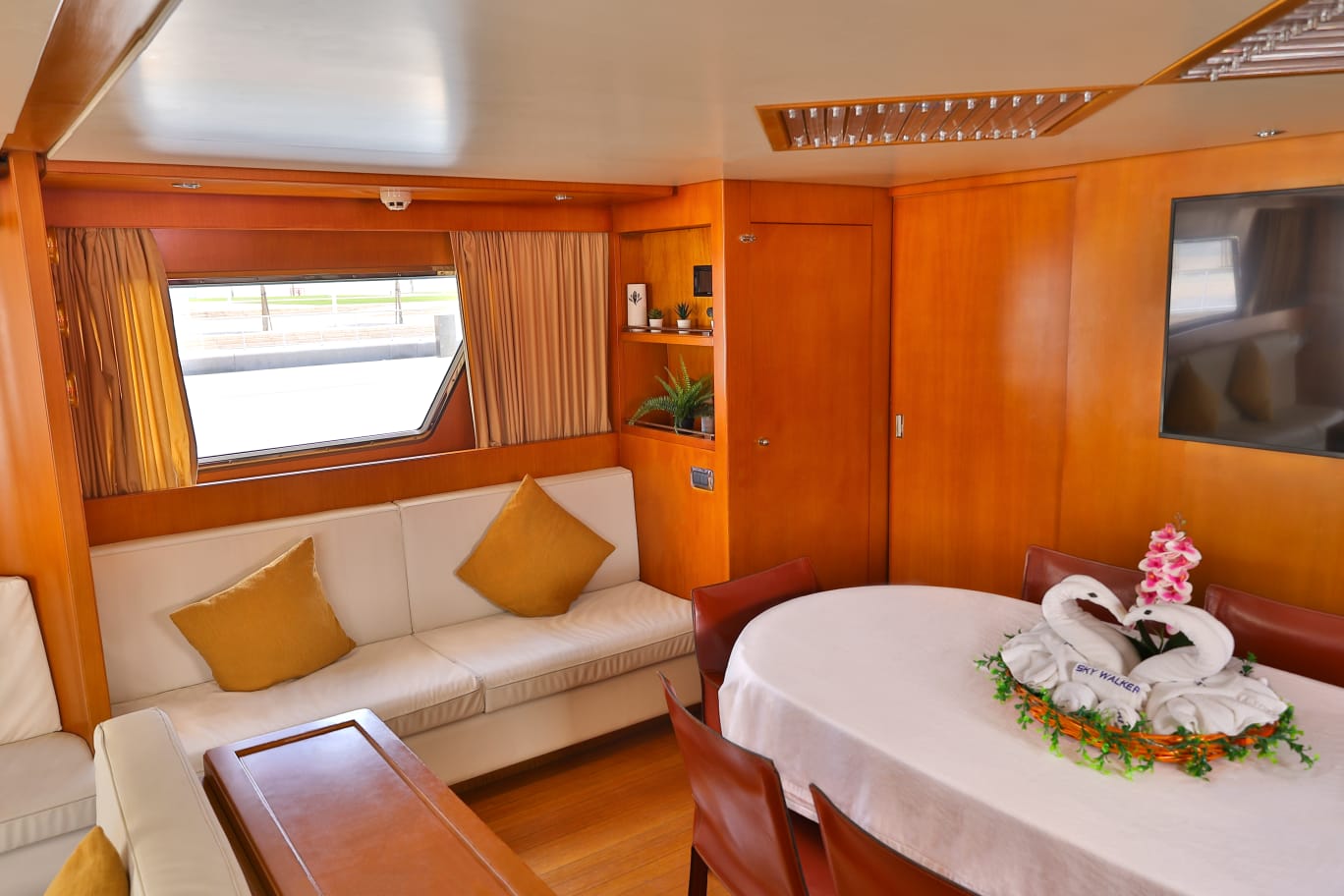 San Lorenzo Yacht