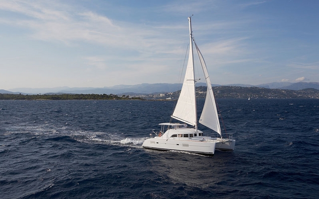 Lagoon 380 (2012)