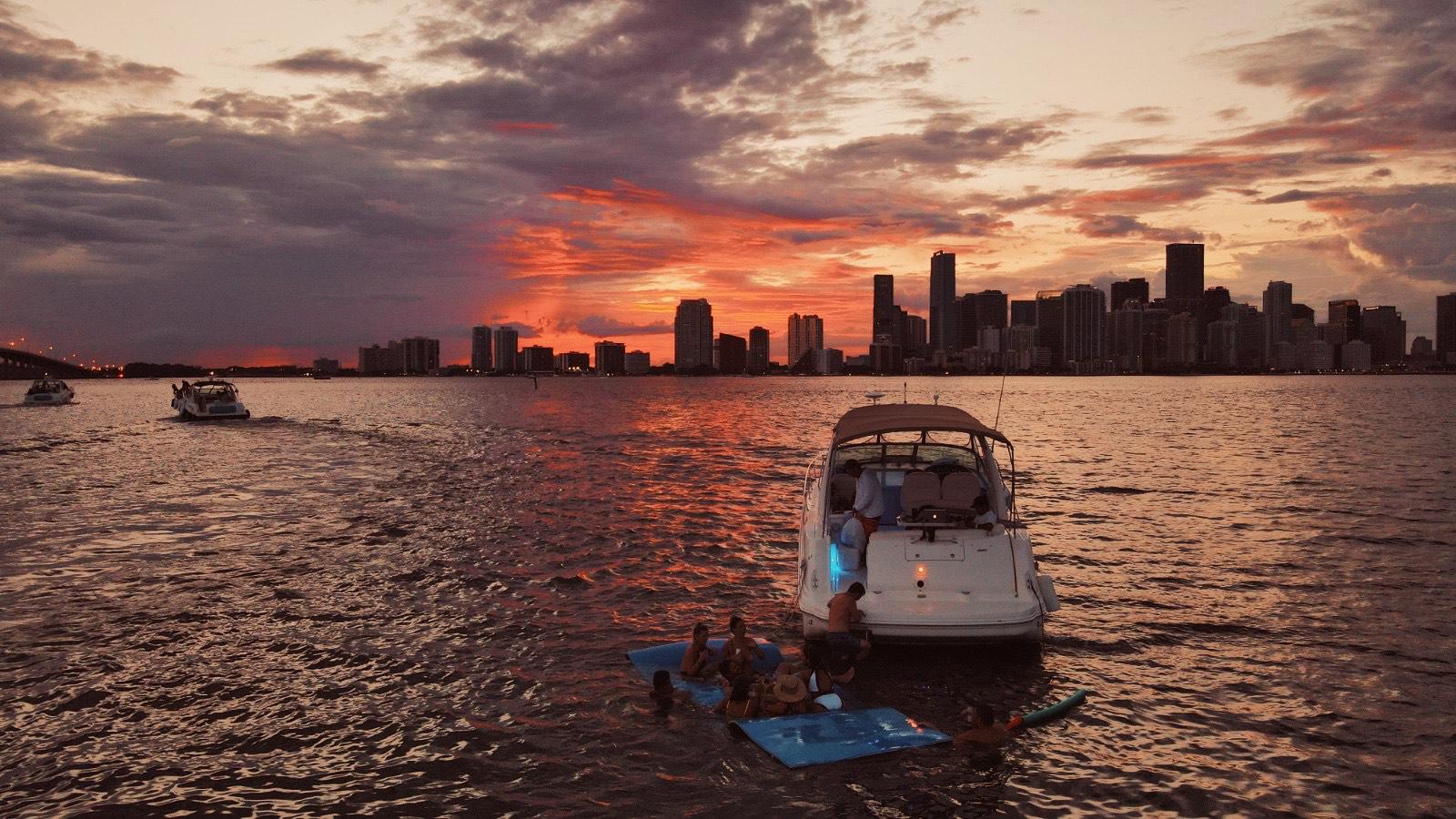 Best Party Luxury Boat – Miami Boss Yacht